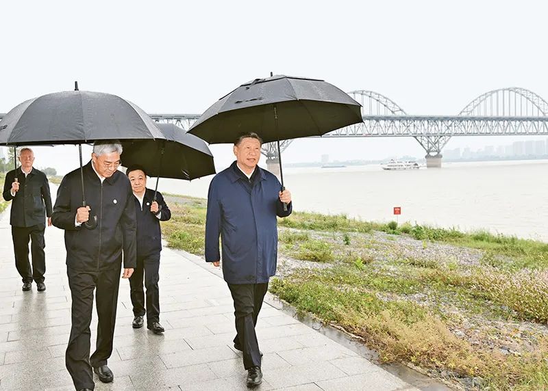 習近平在長江國家文化公園九江城區段考察.jpg